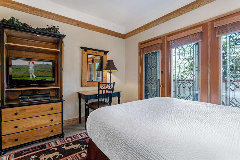Modern Mountain Getaway Steps from Beaver Creek Village - Beaver Creek, Colorado