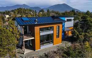 Luxury West Coast Haven Steps From the Wild Pacific Trail - Ucluelet, Canada
