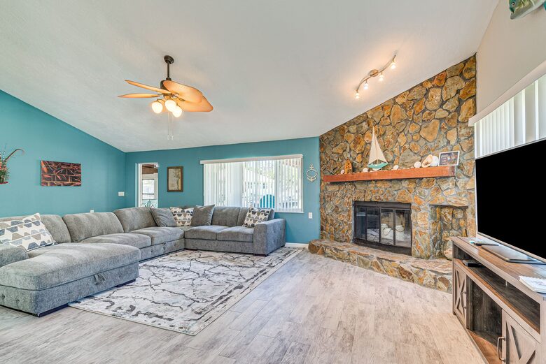 Cozy Waterfront Escape Minutes from Homosassa Springs - Homosassa, Florida