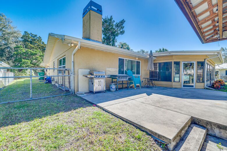 Cozy Waterfront Escape Minutes from Homosassa Springs - Homosassa, Florida