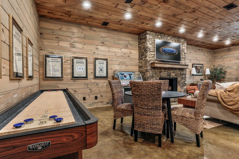 Blue Ridge Hideaway | Creekside Comfort Meets Mountain Adventure - Morganton, Georgia