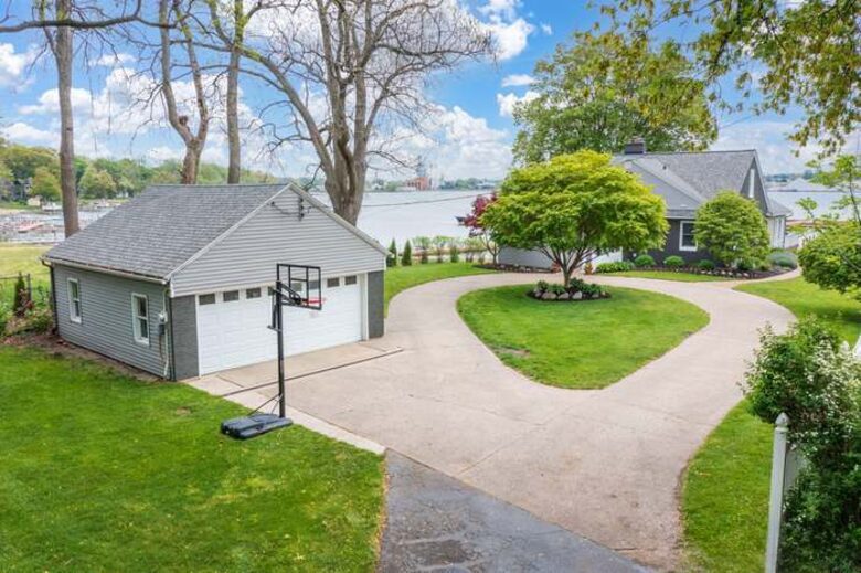 Glasshouse on the Water | Contemporary Lake Michigan Escape - Holland, Michigan