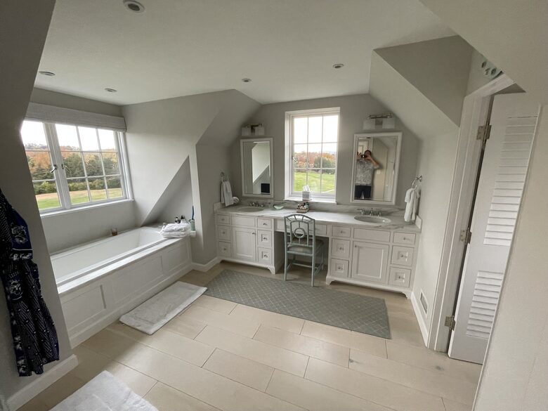 Luxury Charlottesville Retreat near UVA and Monticello with Golf and Mountain Views. - Charlottesville, Virginia