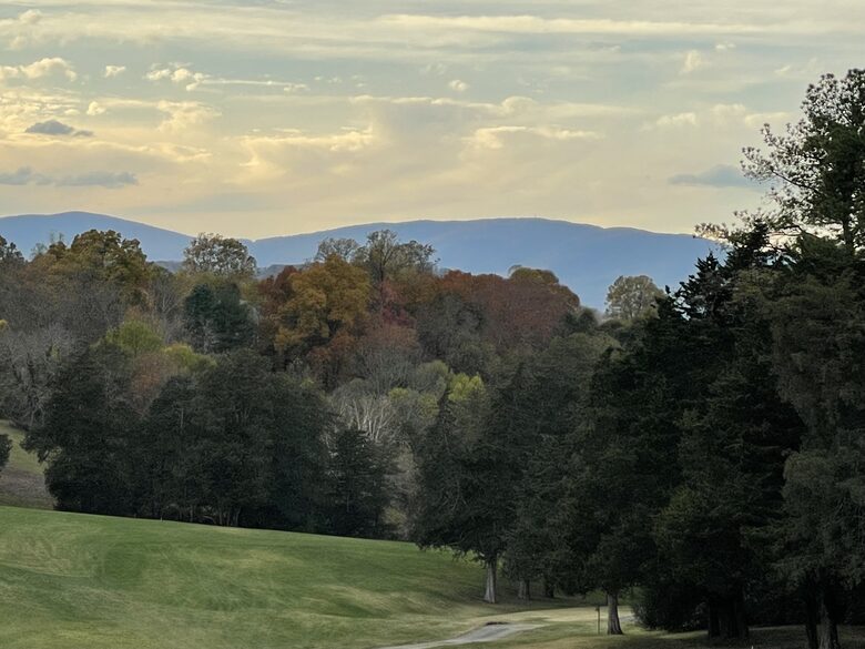 Luxury Charlottesville Retreat near UVA and Monticello with Golf and Mountain Views. - Charlottesville, Virginia
