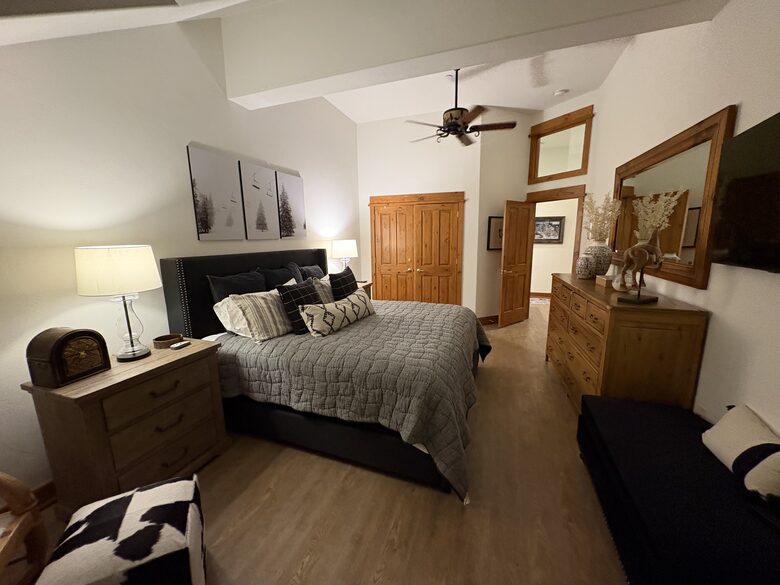 Cozy Village Mountain Retreat for all seasons in Beaver Creek - Edwards, Colorado