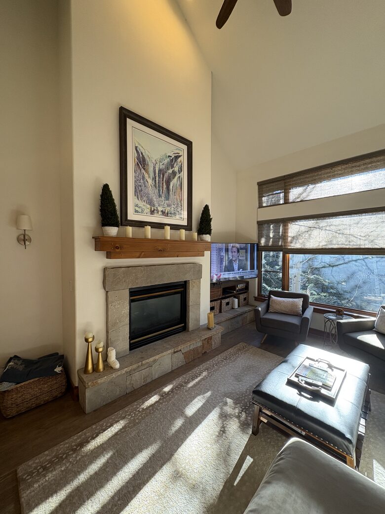 Cozy Village Mountain Retreat for all seasons in Beaver Creek - Edwards, Colorado