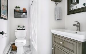 Coastal Charmer Steps from Thames Street & Newport Harbor - Newport, Rhode Island