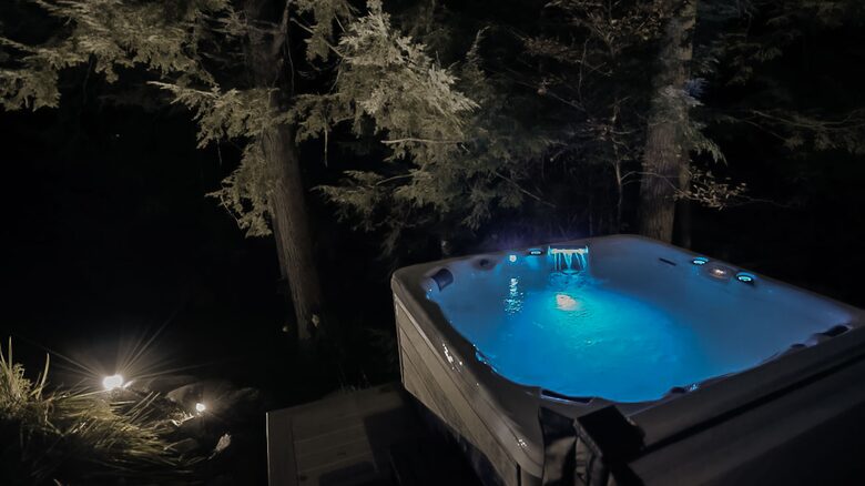 Friends Lake Estate | A Luxurious Adirondack Waterfront Retreat - Chestertown, New York