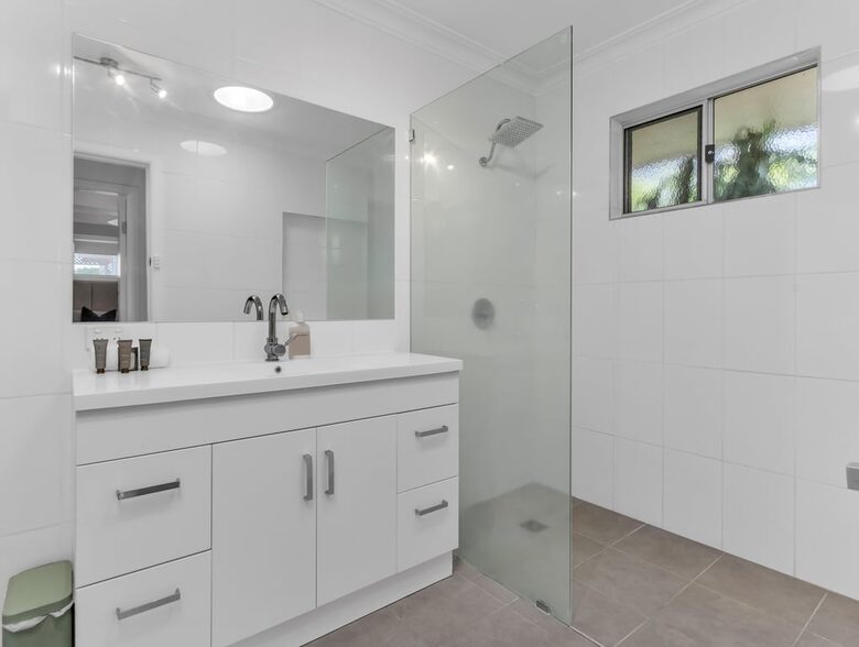 Main bathroom