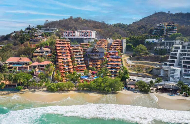 Hilton Grand Vacations 3-Bedroom Ocean Escape - Zihuatanejo, Mexico
