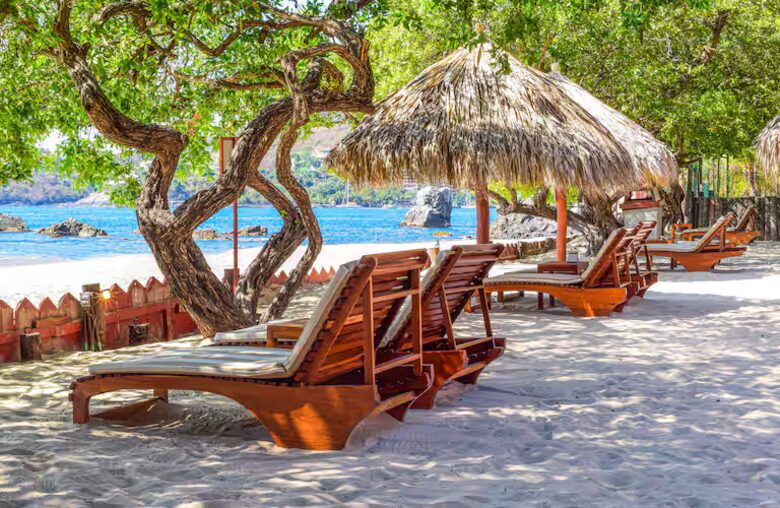 Hilton Grand Vacations 3-Bedroom Ocean Escape - Zihuatanejo, Mexico
