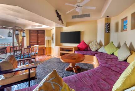 Hilton Grand Vacations 3-Bedroom Ocean Escape - Zihuatanejo, Mexico