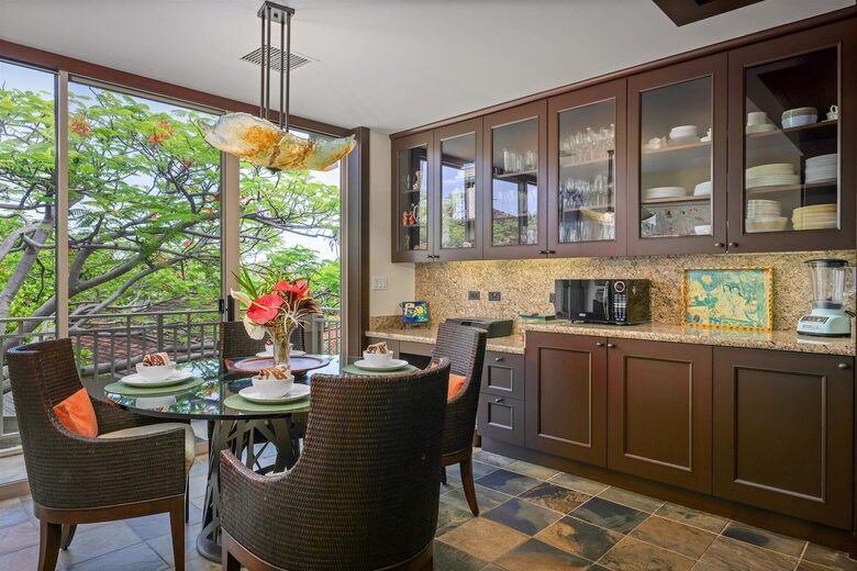 Elegant Hawaiian Retreat with Fairway Views - Kailua Kona, Hawaii