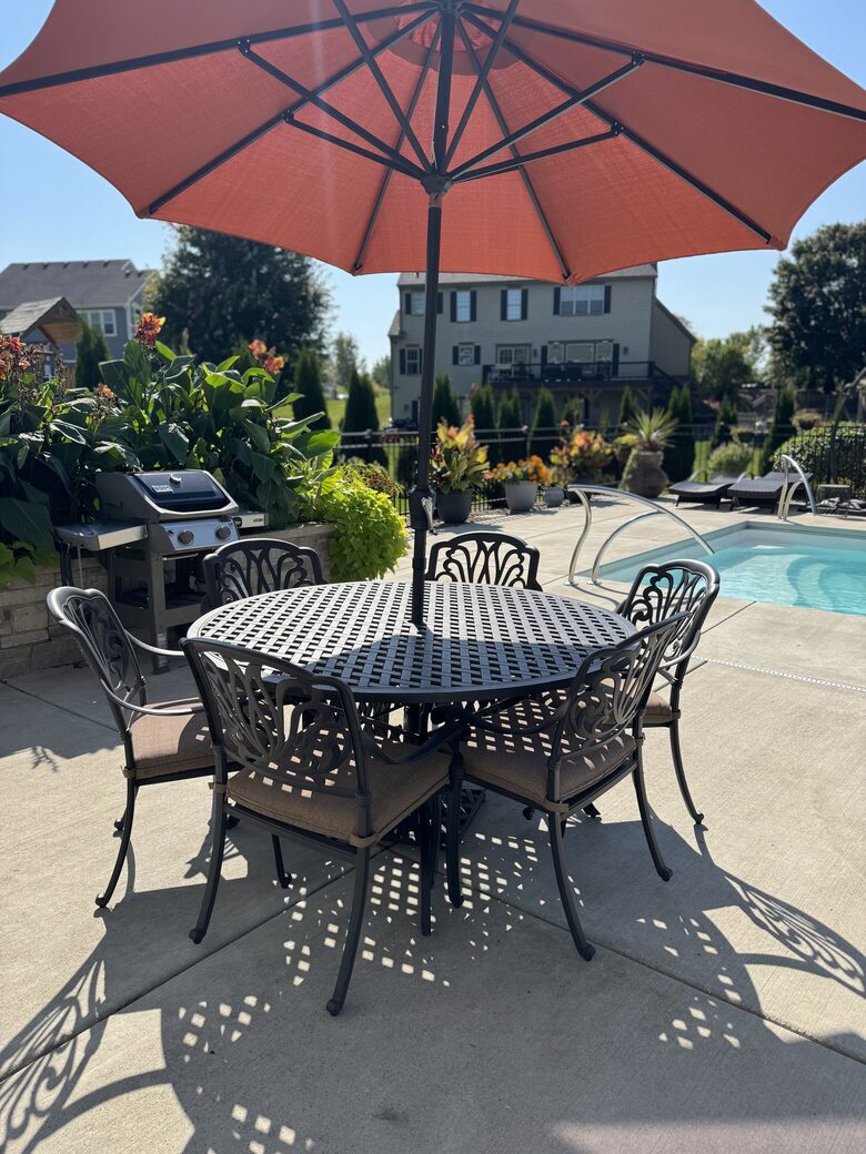 Fox Lake Village Retreat with Saltwater Pool & Spa - Waukesha, Wisconsin