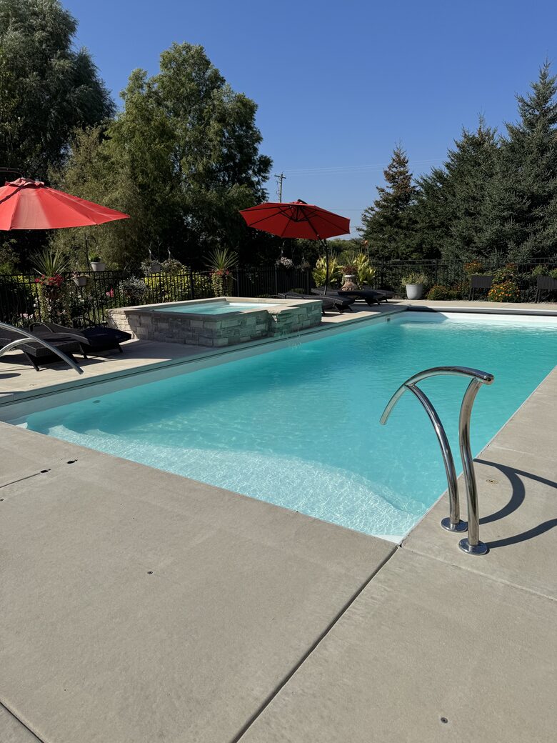 Fox Lake Village Retreat with Saltwater Pool & Spa - Waukesha, Wisconsin