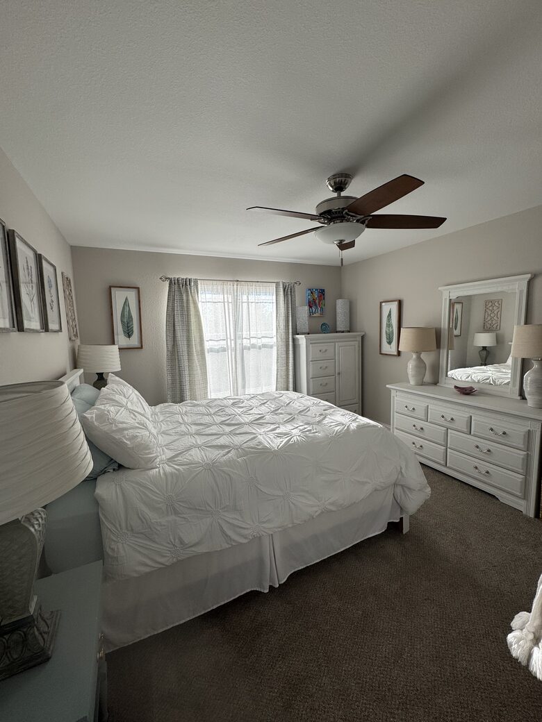 2nd Floor Bedroom 2 with a Queen size bed