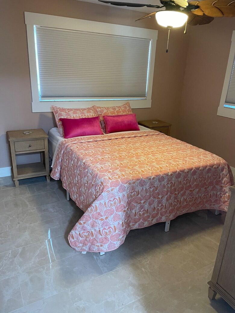 Modern Canal-Front Escape in Southwest Cape Coral - Cape Coral, Florida