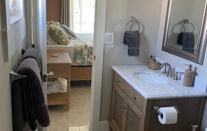 Modern Canal-Front Escape in Southwest Cape Coral - Cape Coral, Florida