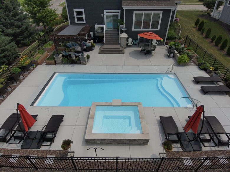 Fox Lake Village Retreat with Saltwater Pool & Spa - Waukesha, Wisconsin