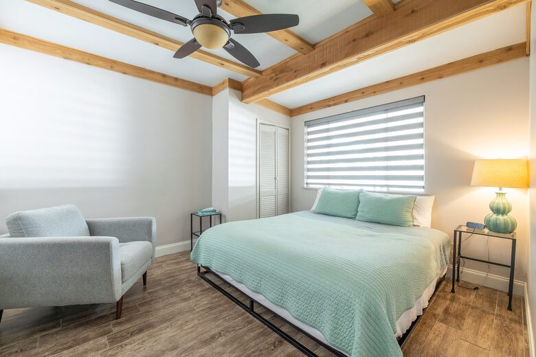 Elegant Hilltop Retreat with Panoramic Canyon Lake Views - Canyon Lake, Texas
