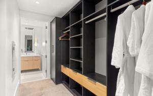 Sophisticated High-Rise Retreat in the Heart of Downtown Portland - Portland, Oregon