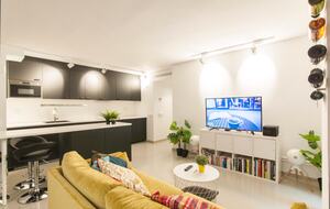 Spacious Two-Level Retreat in Central Barcelona - Barcelona, Spain