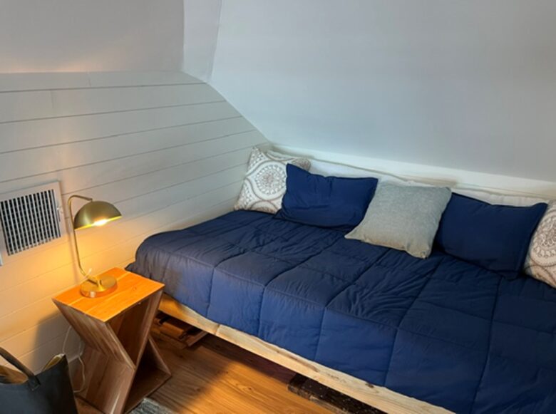 Second bedroom with queen bed