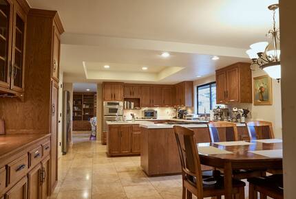Howell Mountain Vineyard Retreat - Angwin, California