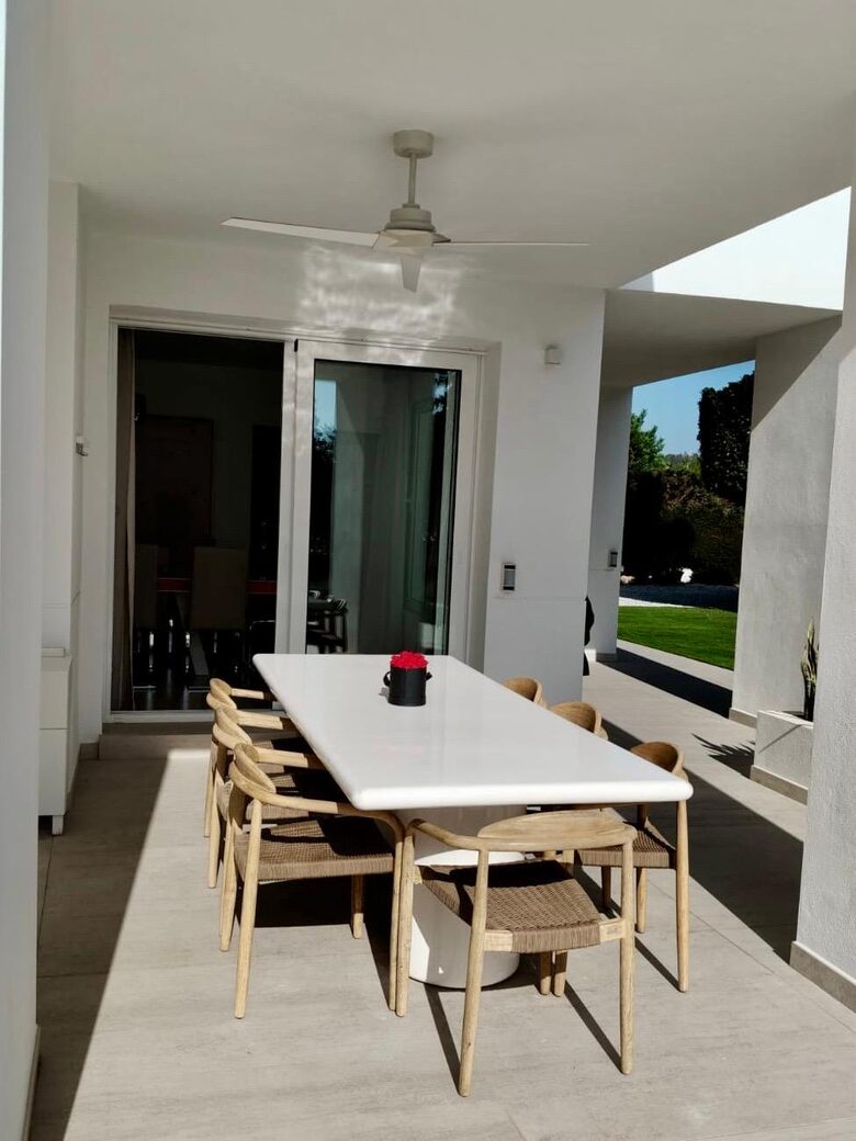 Terrace: Dining Area