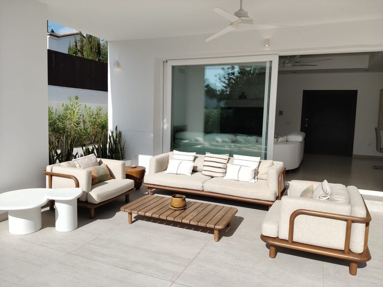 Terrace: lounge area