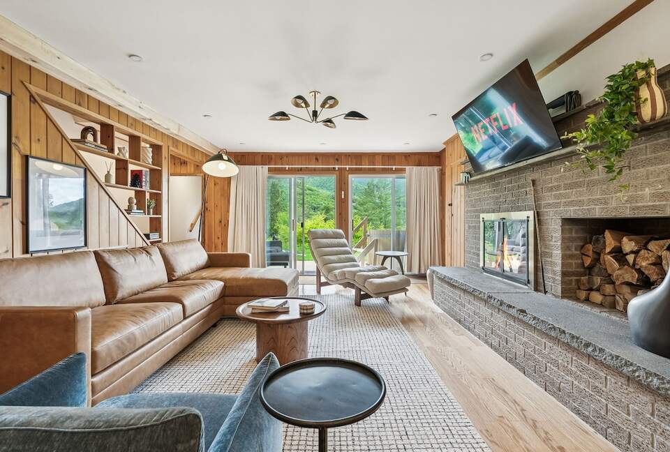 Refined Catskills Retreat with Sauna and Scenic Views | Scribners Catskills Lounge - Tannersville, New York
