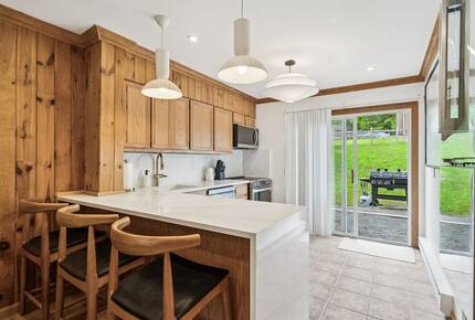 Refined Catskills Retreat with Sauna and Scenic Views | Scribners Catskills Lounge - Tannersville, New York