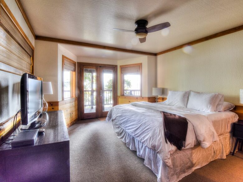 Prestige Lakefront Retreat with Pier Access & Expansive Views - Carnelian Bay, California