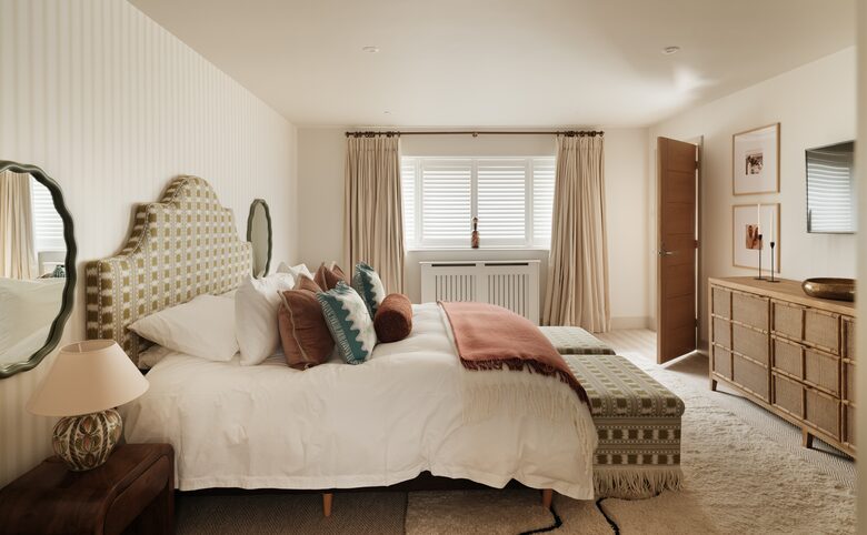 Refined Seaside Escape with Elegant Design - Christchurch, United Kingdom