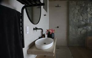 RROAR - Luxury Living on the Rocks - Herolds Bay, South Africa