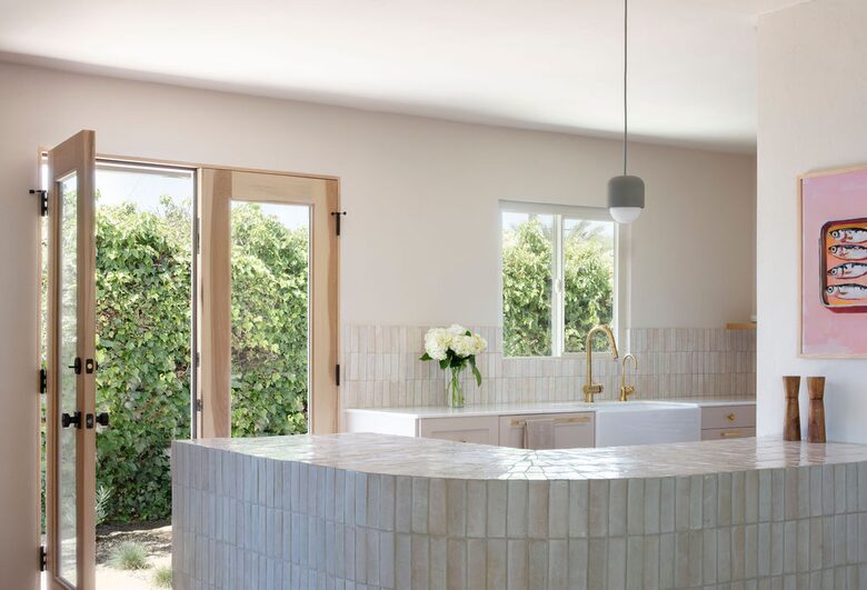 breakfast bar
