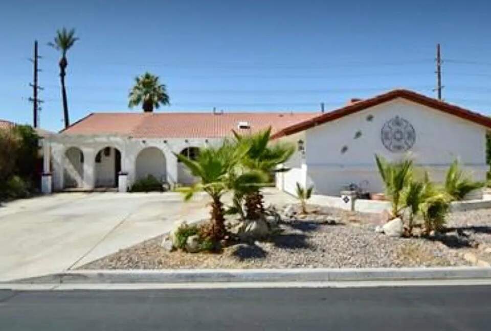 Indio Poolside Escape - Indio, California