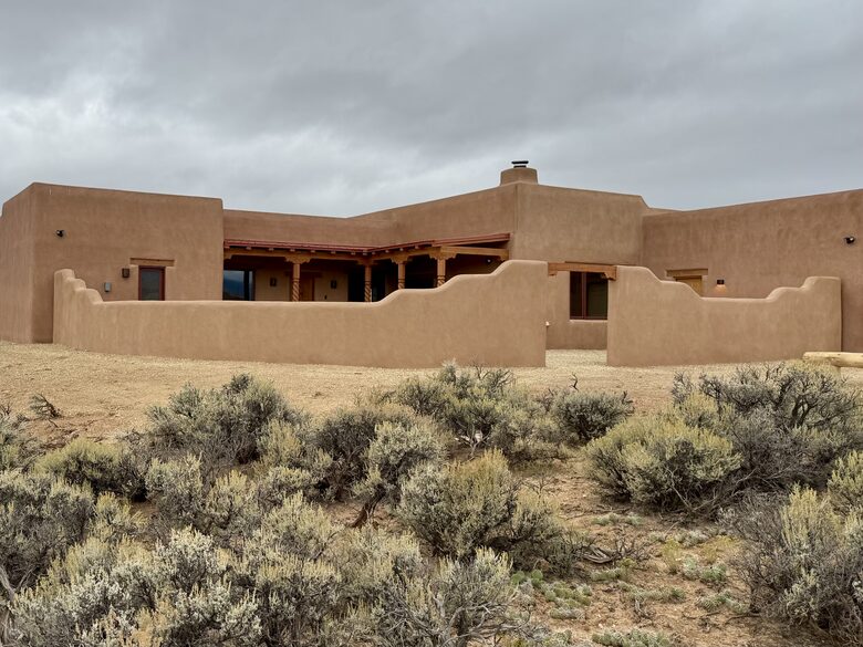 High Desert Adobe Escape Near Taos - El Prado, New Mexico