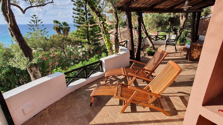 Refined Seaside Villa with Private Pool and Beach Access - Marina di Bordila, Italy
