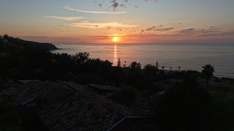 Refined Seaside Villa with Private Pool and Beach Access - Marina di Bordila, Italy