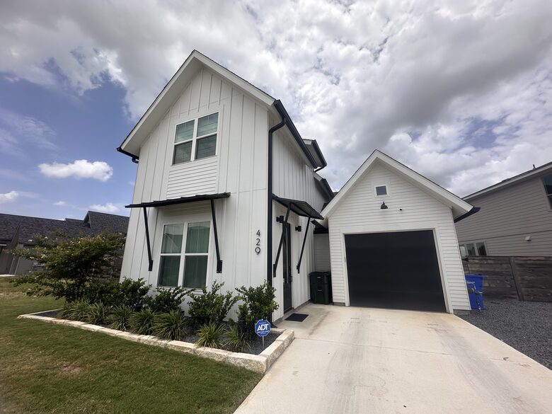 Modern Luxury Cozy 3 Kings & Big Gameroom in New Braunfels - New Braunfels, Texas