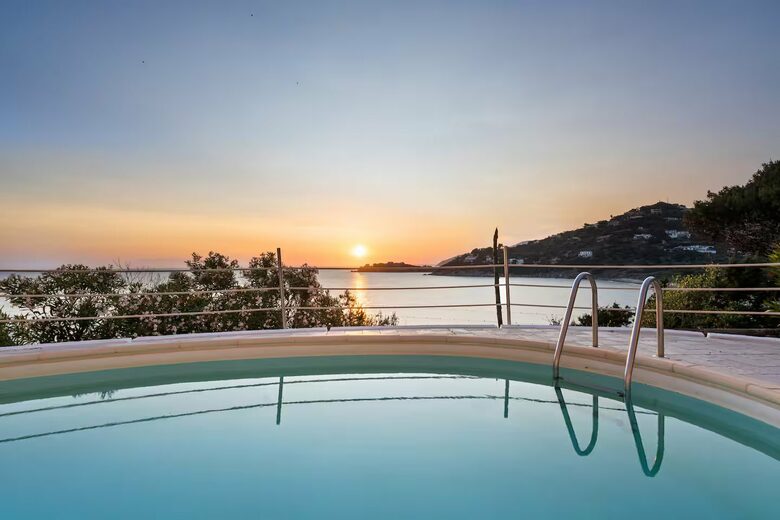 Timeless Seafront Hideaway in Torre delle Stelle - Torre Delle Stelle, Italy