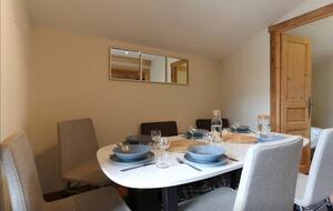 A Warm Modern Chamonix Retreat Beneath the Mountains - Les Bossons, Chamonix, France