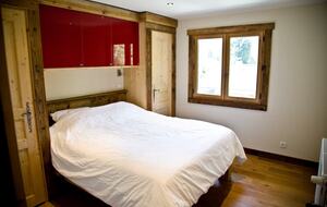 A Warm Modern Chamonix Retreat Beneath the Mountains - Les Bossons, Chamonix, France