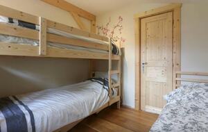 A Warm Modern Chamonix Retreat Beneath the Mountains - Les Bossons, Chamonix, France