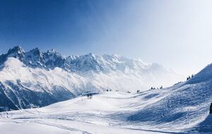 A Warm Modern Chamonix Retreat Beneath the Mountains - Les Bossons, Chamonix, France