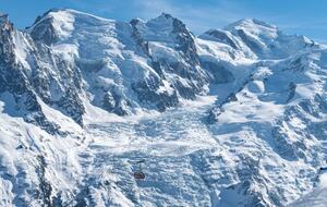 A Warm Modern Chamonix Retreat Beneath the Mountains - Les Bossons, Chamonix, France