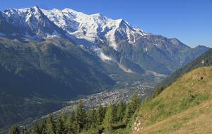 A Warm Modern Chamonix Retreat Beneath the Mountains - Les Bossons, Chamonix, France