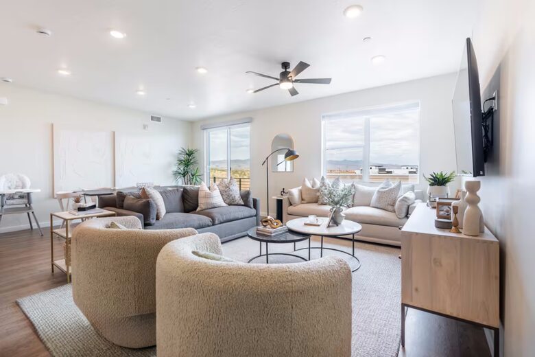Luxury Retreat Near Desert Color Lagoon - St. George, Utah