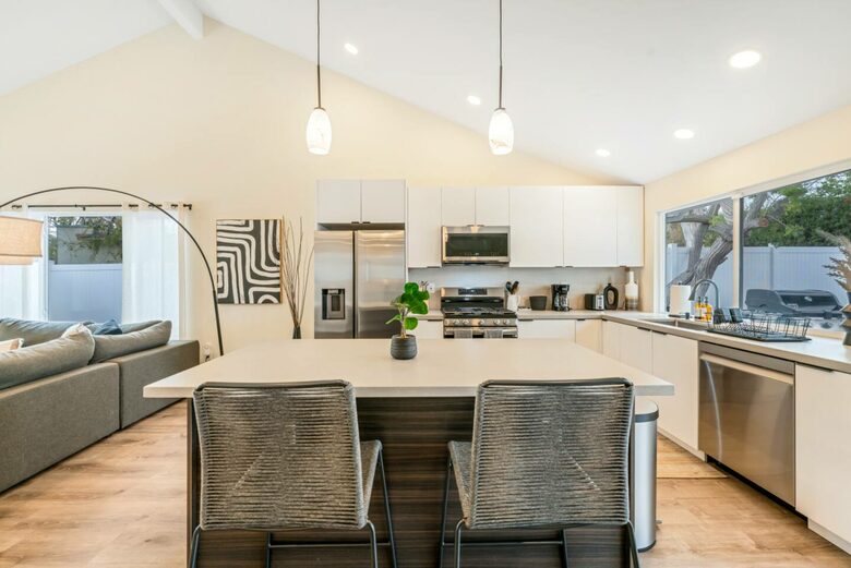 Modern San Diego Retreat w/ Hot Tub Near Beach & Downtown - San Diego, California